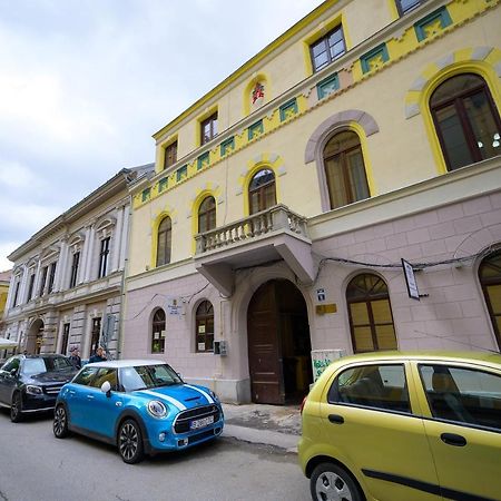 טימישוארה Unirii Old Square Apartments 4 מראה חיצוני תמונה