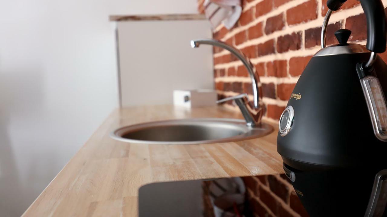 טימישוארה Unirii Old Square Apartments 4 מראה חיצוני תמונה