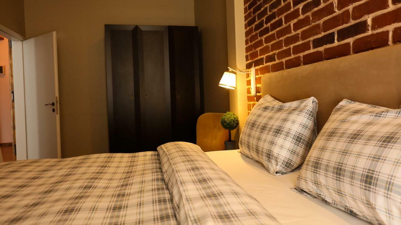 טימישוארה Unirii Old Square Apartments 4 מראה חיצוני תמונה