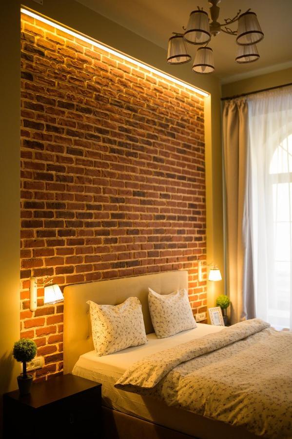 טימישוארה Unirii Old Square Apartments 4 מראה חיצוני תמונה